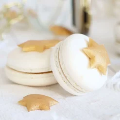 Déco Etoiles dorées pâte d'amande
