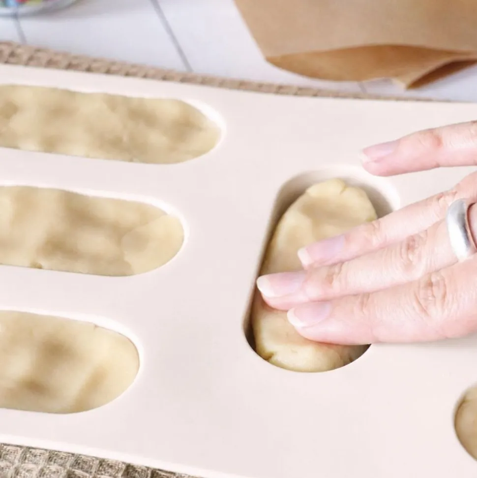 Pack biscuits finger caramel